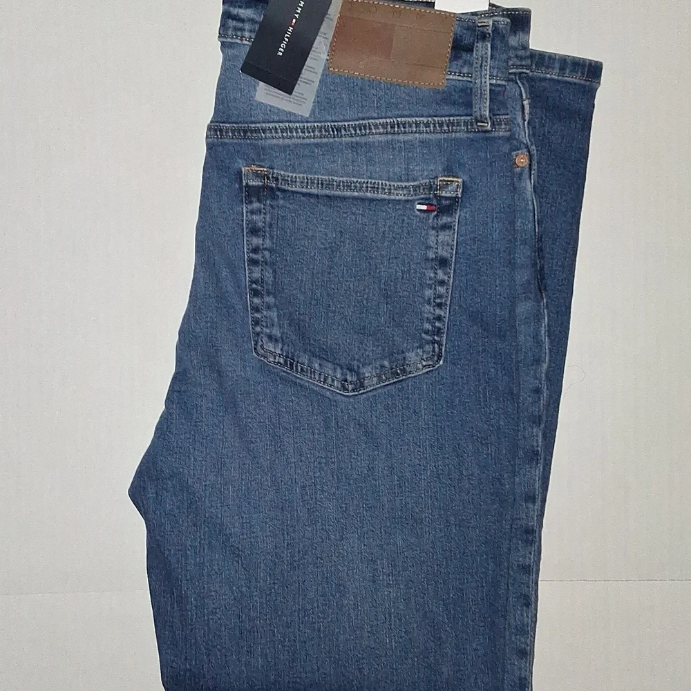 Tommy Hilfiger Straight Fit Jeans Size-32x30 NWT - Picture 1 of 5